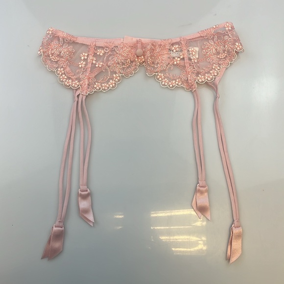 Malizia by La Perla Lace Lingerie Garter Belt N165-70